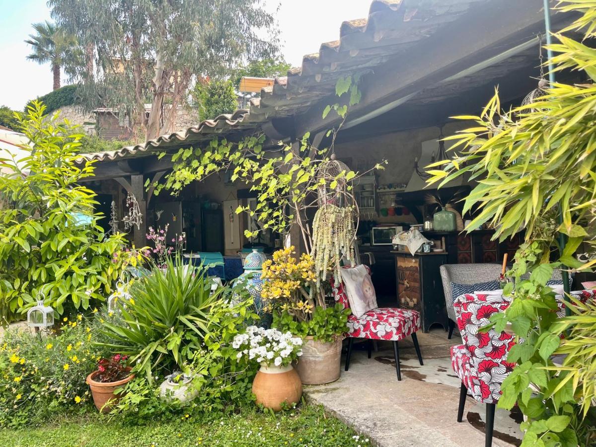 Abeille Acomodação com café da manhã Vence Exterior foto