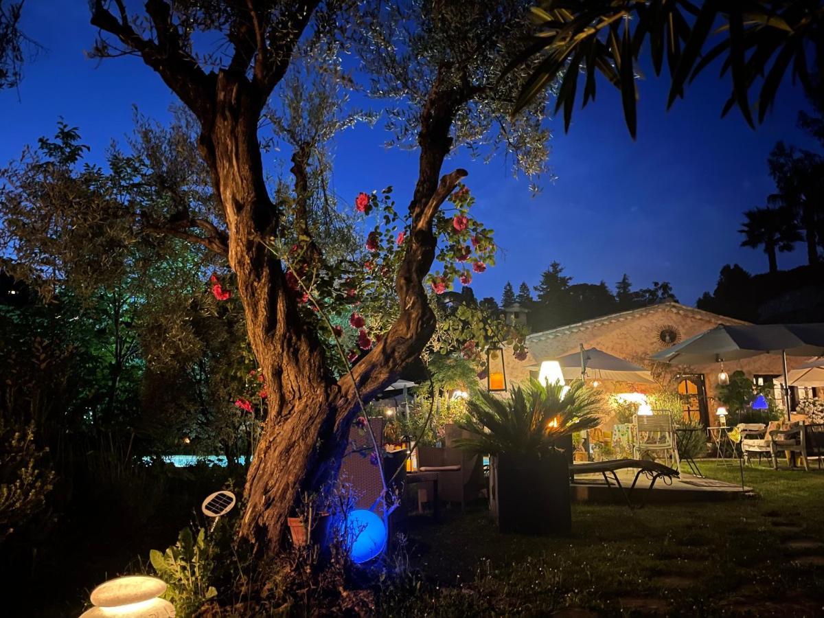 Abeille Acomodação com café da manhã Vence Exterior foto